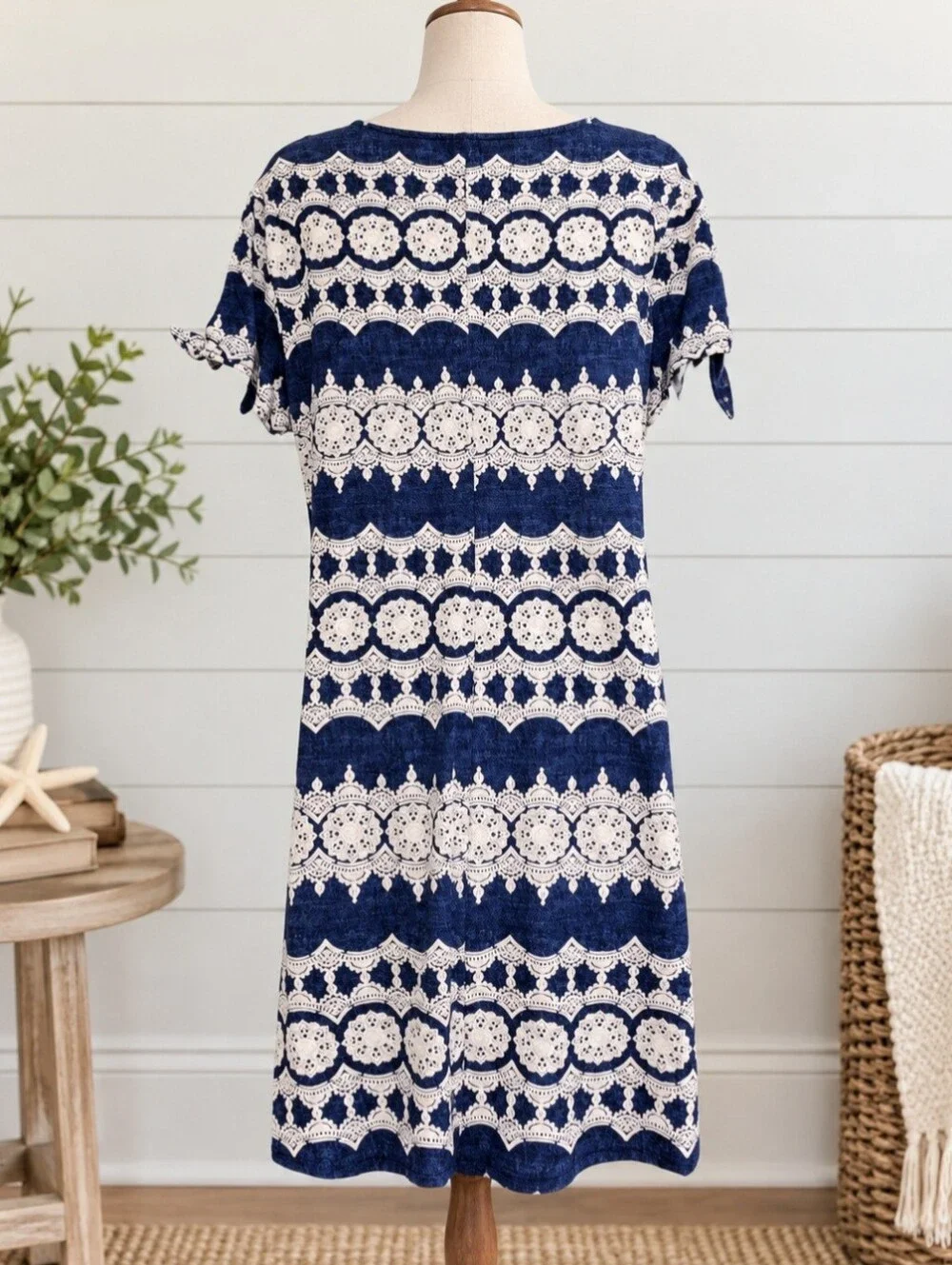 Ronni Nicole Navy & Ivory Medallion Print Tie-Sleeve Dress – Size Large